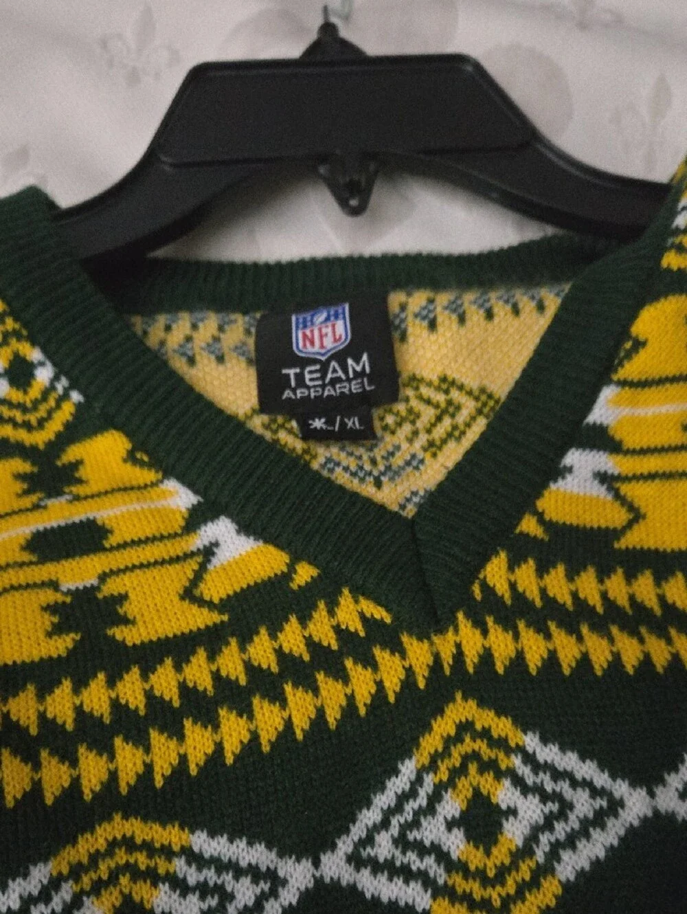 NFL Green & Yellow V-Neck Sweater Vest with Team G Logo